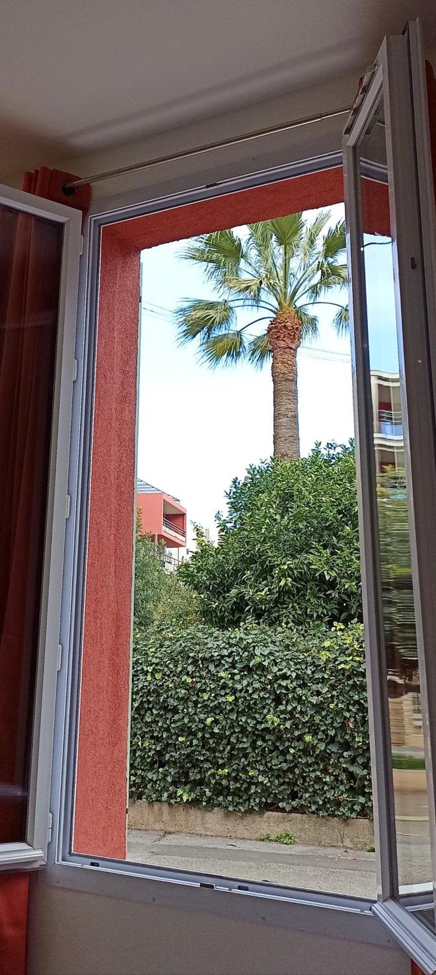 Roquebrune : Appartement 4 Personnes Proche De La Plage Habitación foto